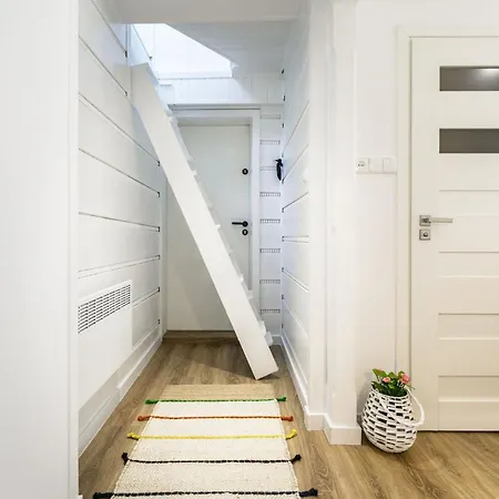 Cosy With Balcony By Rent Like
