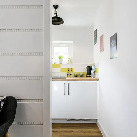 Cosy With Balcony By Rent Like * 자코파네