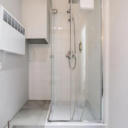 Cosy With Balcony By Rent Like 아파트 *