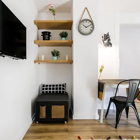 Cosy With Balcony By Rent Like